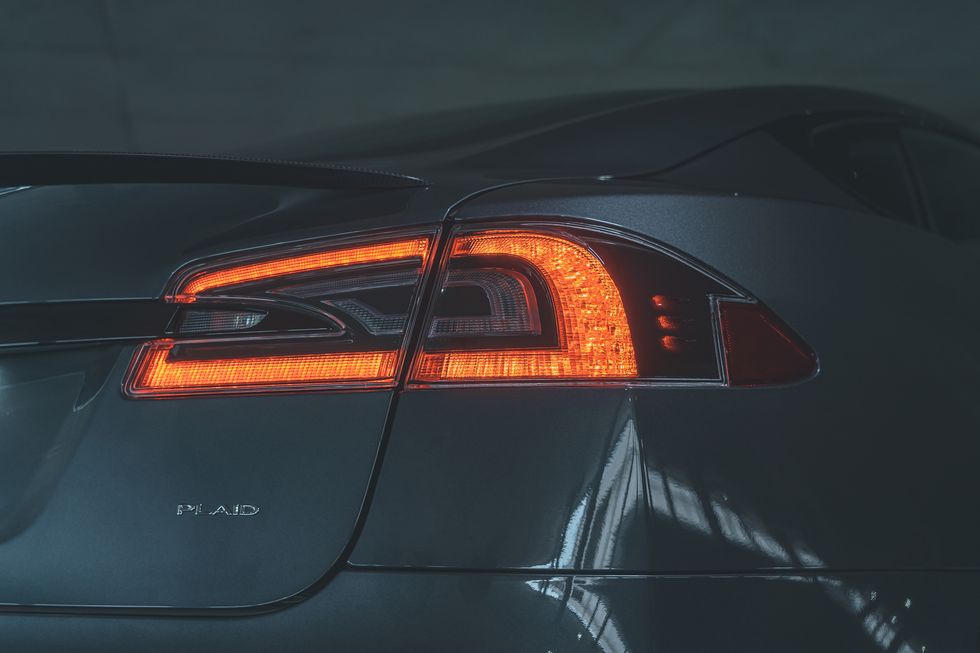 Фотография Tesla Plaid (8 слайд)